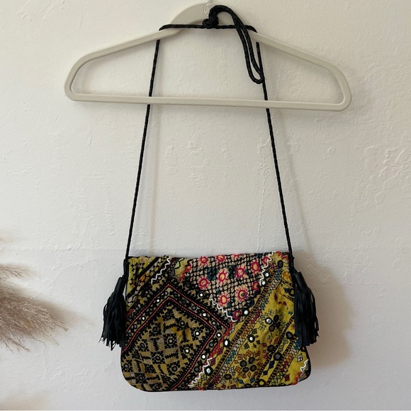 Gypsy Hollywood Beaded Pattern Crossbody Bag - Picture 3 of 6